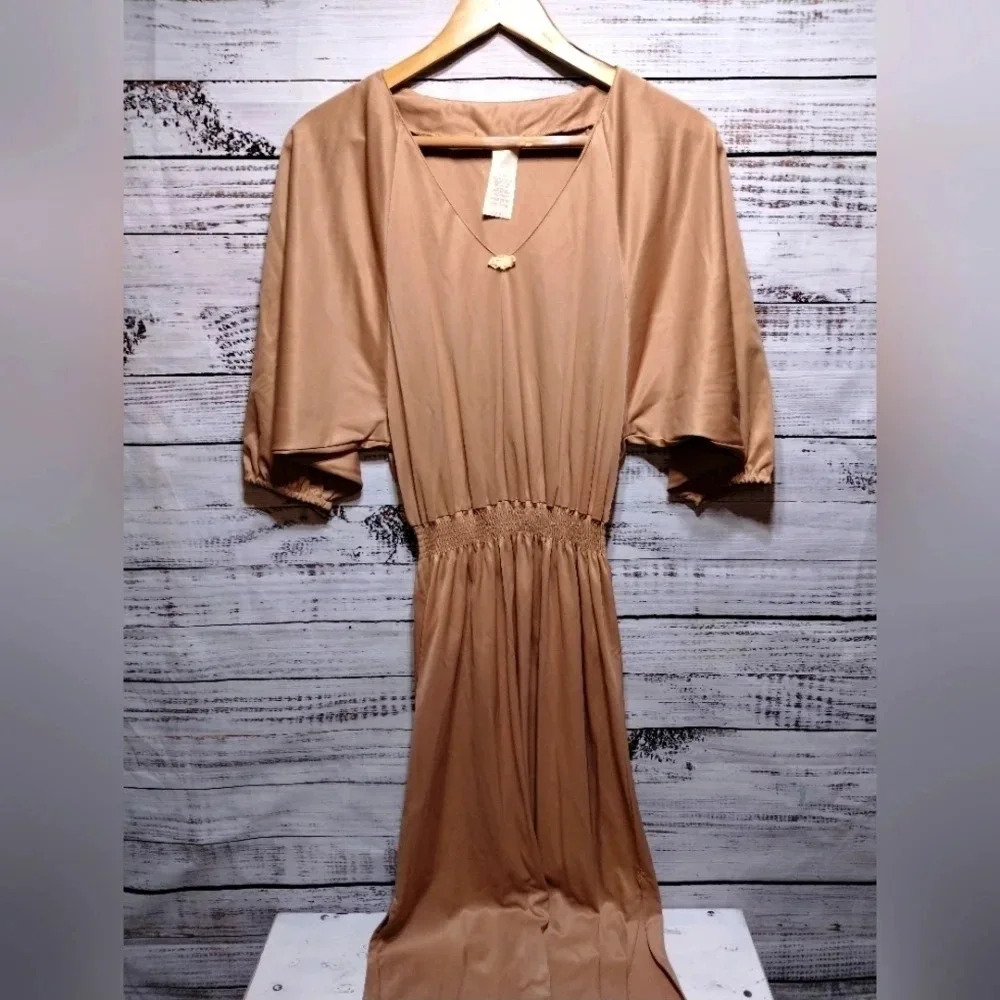 Slip Dress in Tan size 9 Vintage 60's Neutral‎ Feminine Flowy